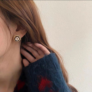 
                  
                    ヴィンテージフレンチピアス
                  
                