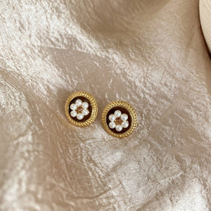 
                  
                    ヴィンテージフレンチピアス
                  
                